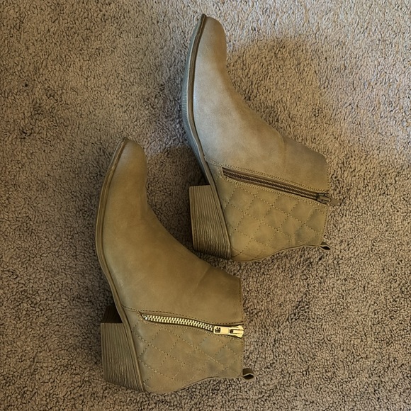 Booties - Picture 4 of 5